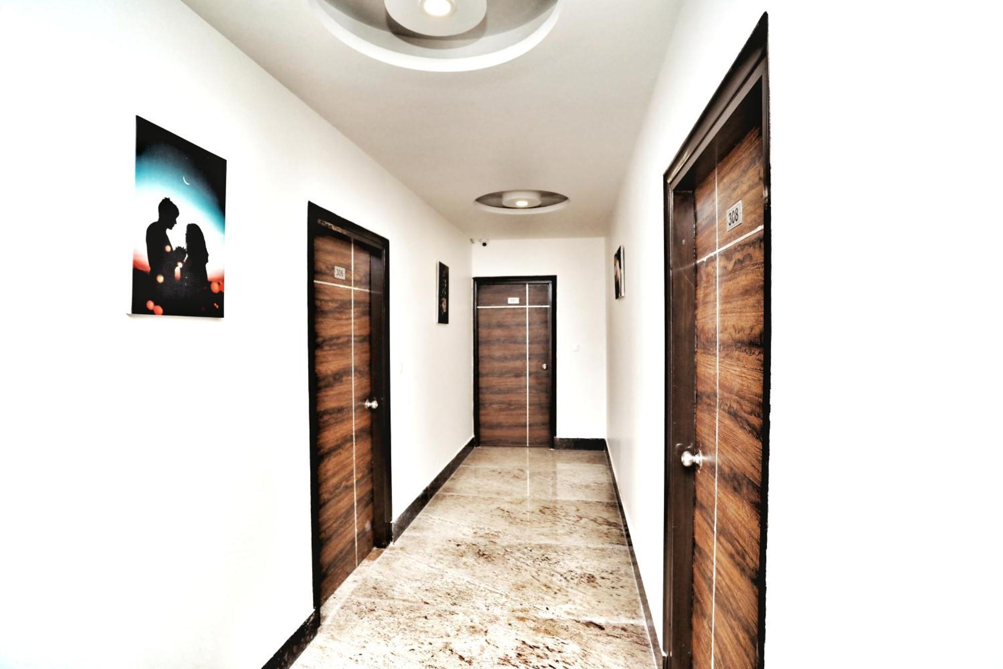 Airport Hotel Delhi Aerocity, 15 Mins Yashobhoomi Neu-Delhi Exterior foto